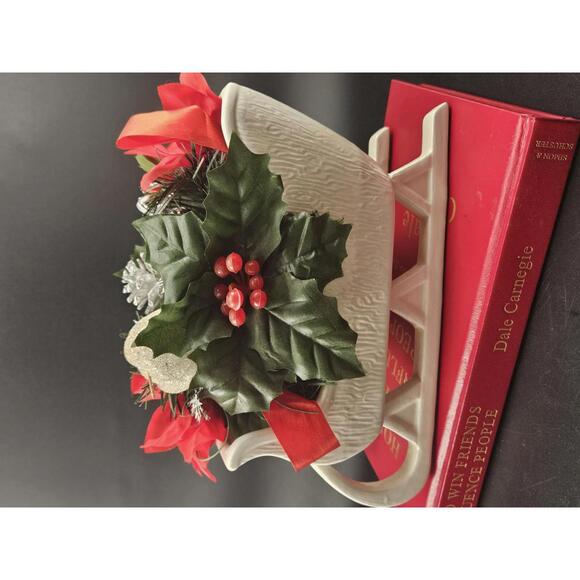 Vintage Ceramic Sleigh Christmas Centerpiece Ready To Display 7.5 In - Picture 2 of 12